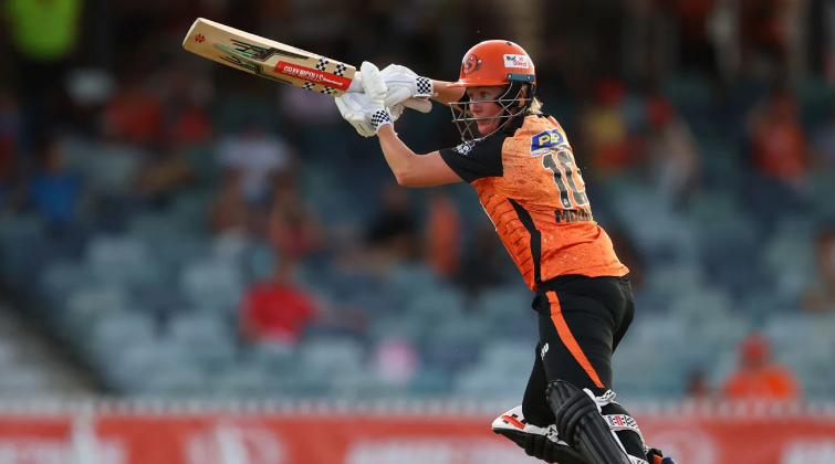 Mooney and King Shine as Perth Scorchers Defeat Brisbane Heat